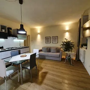 6 Via Della Rosa Lucques